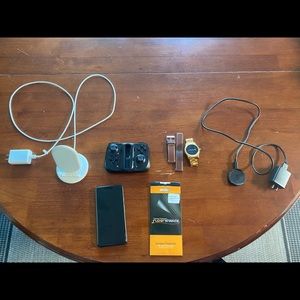 GOOGLE PIXEL 3 XL (128gb Unlocked) BUNDLE - Pixel Stand, LG smartwatch, Gamepad